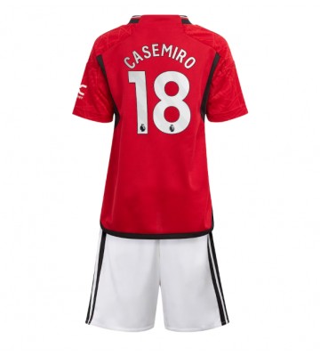 Manchester United Casemiro #18 babykläder Hemmatröja barn 2023-24 Korta ärmar (+ Korta byxor)